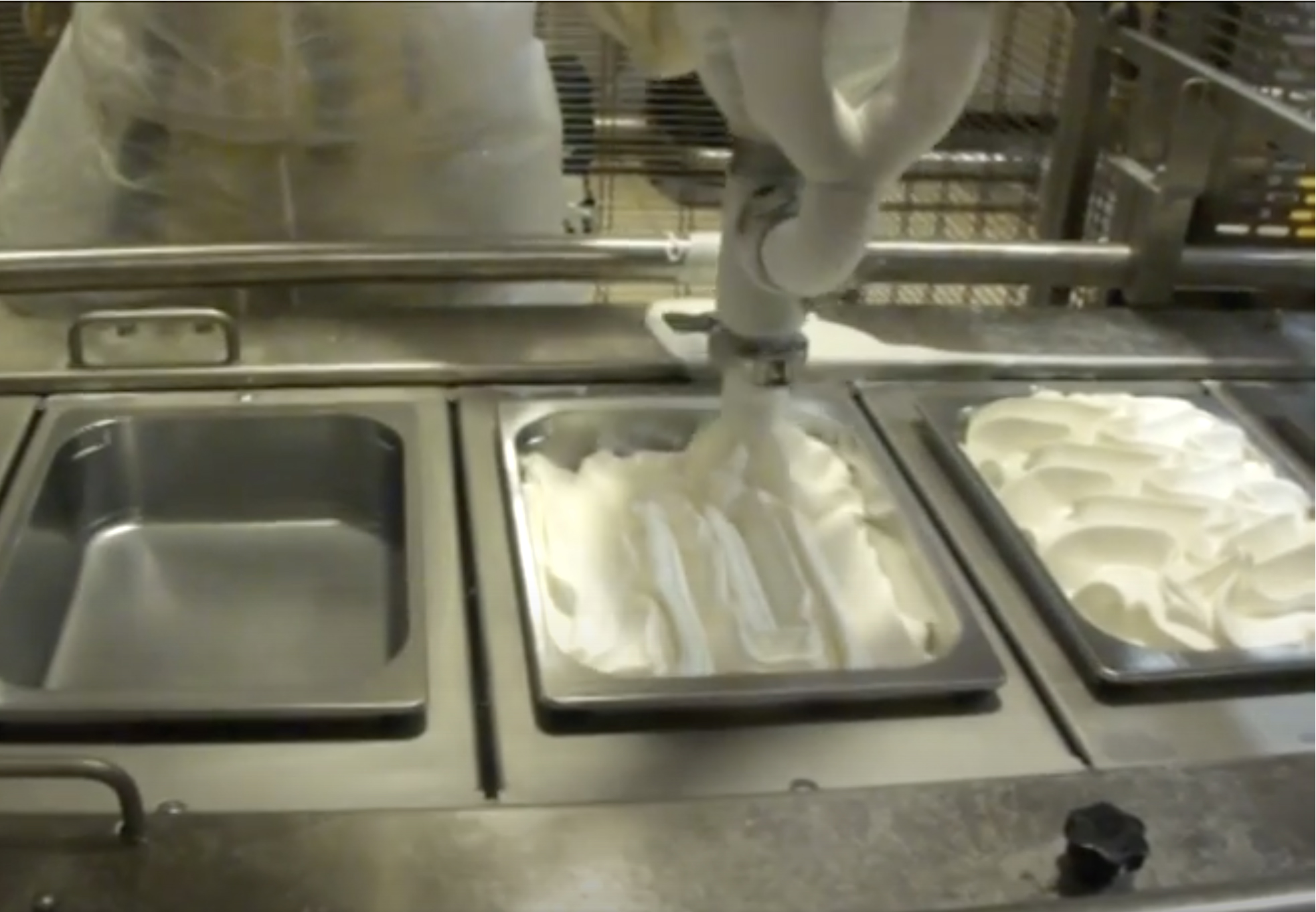 Robotic filling machine